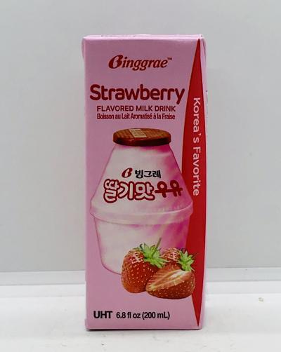 Binggrae Strawberry Flavored Milk Drink 200ml.