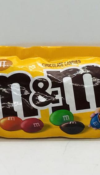 M&M's Peanut Chocolate Candies 49.3g.